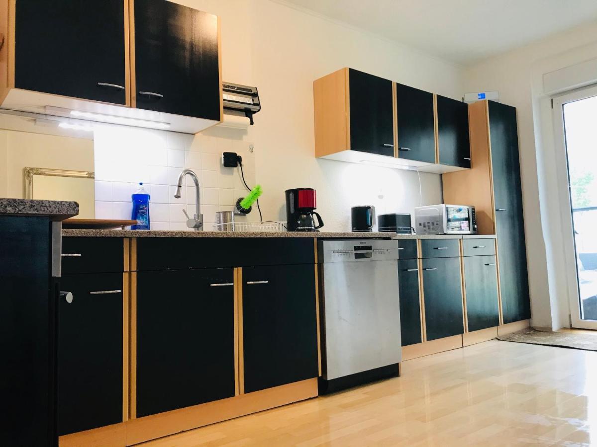 Casa20200 2 Apartments bis 150qm für Business, Familien, Gruppen, Handwerker Nahe BERLIN !! 150 qm Apartment for BUSINESS , FAMILIES near BERLIN!! Falkensee Exterior foto